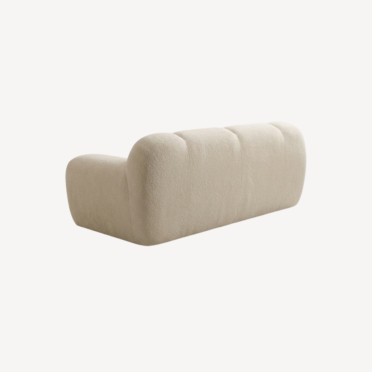Canapé 2 places en tissu chenille beige clair, vue latérale, assise capitonnée
